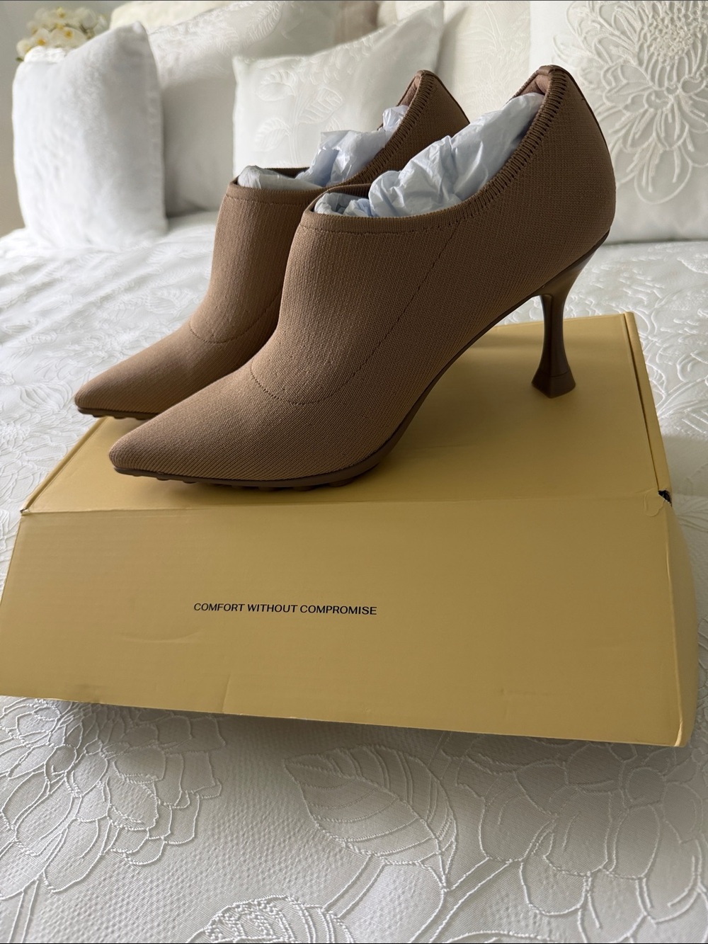 Women's Tan Pointed-Toe Heel Mules 9.5